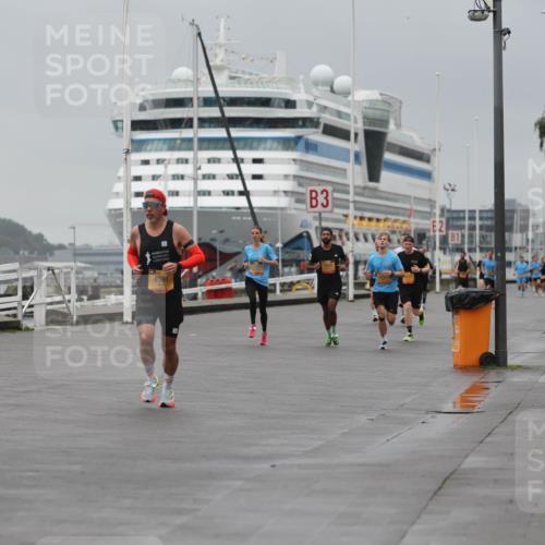13.09.2026 - Kiel Lauf Andreas Tolksdorf http://msf.ph/oto/10474770 13.09.2026 11:46:44 Kiellinie 2677, 555, 4591, 3 meine-sportfotos.de