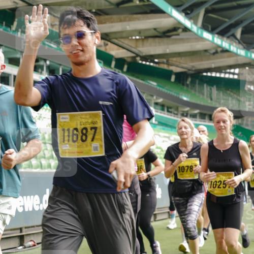13.09.2026 - 21. swb-Marathon Bremen Michael Burmester http://msf.ph/oto/10474781 13.09.2026 10:38:28 Laufen im Stadion 10090, 10091, 10135, 10139, 10150, 10168, 10188, 10190, 10204, 10205, 10238, 10259, 10260, 10273, 10274, 10283, 10305, 10315, 10323, 10327, 10360, 10363, 10364, 10370, 10375, 10376, 10378, 10404, 10432, 10444, 10457, 10465, 10469, 10488, 10505, 10510, 10511, 10516, 10526, 10595, 10598, 10609, 10630, 10645, 10654, 10661, 10662, 10663, 10664, 10674, 10681, 10682, 10686, 10695, 10697, 10802, 10823 meine-sportfotos.de