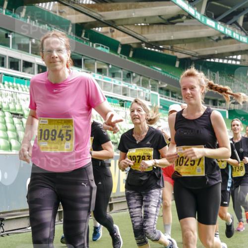 13.09.2026 - 21. swb-Marathon Bremen Michael Burmester http://msf.ph/oto/10474799 13.09.2026 10:38:29 Laufen im Stadion 10090, 10091, 10135, 10139, 10150, 10168, 10188, 10190, 10204, 10205, 10238, 10259, 10260, 10273, 10274, 10283, 10305, 10315, 10323, 10360, 10363, 10364, 10370, 10375, 10376, 10378, 10404, 10432, 10444, 10457, 10465, 10469, 10488, 10505, 10510, 10511, 10516, 10526, 10595, 10598, 10609, 10630, 10645, 10654, 10661, 10662, 10663, 10664, 10674, 10681, 10682, 10686, 10695, 10697, 10802, 10823 meine-sportfotos.de
