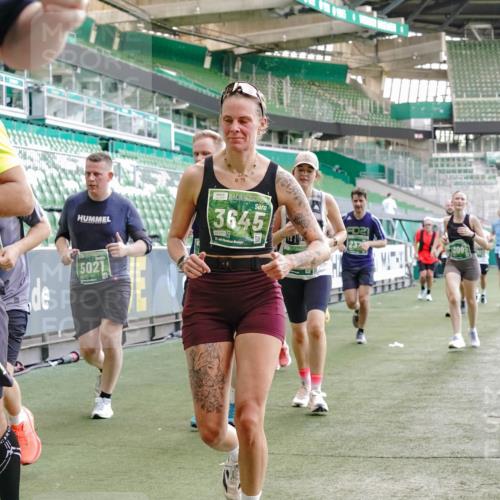 13.09.2026 - 21. swb-Marathon Bremen Michael Burmester http://msf.ph/oto/10474806 13.09.2026 13:16:10 Laufen im Stadion 134, 143, 153, 231, 263, 266, 267, 271, 300, 414, 598, 612, 653, 990, 1047, 1185, 1312, 1465, 1539, 1825, 1874, 1987, 2013, 2218, 2235, 2259, 2351, 2359, 2363, 2381, 2385, 2386, 2466, 2468, 2484, 2562, 2579, 2664, 2667, 2678, 2690, 2691, 2698, 2737, 2760, 2778, 2783, 2797, 2799, 2821, 2846, 2859, 2861, 2865, 2874, 2958, 2974, 2996, 3001, 3075, 3133, 3157, 3165, 3185, 3213, 3237, 3265, 3331, 3355, 3366, 3382, 3387, 3486, 3501, 3512, 3670, 3680, 3829, 4034, 4306, 703 meine-sportfotos.de