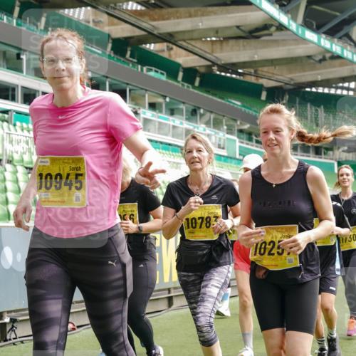 13.09.2026 - 21. swb-Marathon Bremen Michael Burmester http://msf.ph/oto/10474811 13.09.2026 10:38:29 Laufen im Stadion 10090, 10091, 10135, 10139, 10150, 10168, 10188, 10190, 10204, 10205, 10238, 10259, 10260, 10273, 10274, 10283, 10305, 10315, 10323, 10360, 10363, 10364, 10370, 10375, 10376, 10378, 10404, 10432, 10444, 10457, 10465, 10469, 10488, 10505, 10510, 10511, 10516, 10526, 10595, 10598, 10609, 10630, 10645, 10654, 10661, 10662, 10663, 10664, 10674, 10681, 10682, 10686, 10695, 10697, 10802, 10823 meine-sportfotos.de