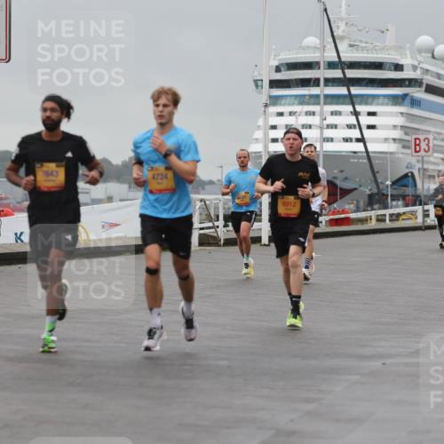 13.09.2026 - Kiel Lauf Andreas Tolksdorf http://msf.ph/oto/10474820 13.09.2026 11:46:52 Kiellinie 4, 7643, 4724, 921, 8912, 3, 1 meine-sportfotos.de
