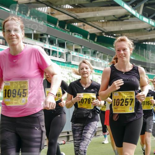 13.09.2026 - 21. swb-Marathon Bremen Michael Burmester http://msf.ph/oto/10474835 13.09.2026 10:38:29 Laufen im Stadion 10090, 10091, 10135, 10139, 10150, 10168, 10188, 10190, 10204, 10205, 10238, 10259, 10260, 10273, 10274, 10283, 10305, 10315, 10323, 10360, 10363, 10364, 10370, 10375, 10376, 10378, 10404, 10432, 10444, 10457, 10465, 10469, 10488, 10505, 10510, 10511, 10516, 10526, 10595, 10598, 10609, 10630, 10645, 10654, 10661, 10662, 10663, 10664, 10674, 10681, 10682, 10686, 10695, 10697, 10802, 10823 meine-sportfotos.de