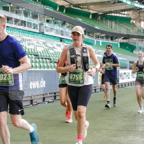 13.09.2026 - 21. swb-Marathon Bremen Michael Burmester http://msf.ph/oto/10474863 13.09.2026 13:16:11 Laufen im Stadion 134, 143, 153, 231, 263, 266, 267, 271, 300, 414, 598, 612, 653, 990, 1047, 1185, 1312, 1465, 1539, 1825, 1874, 1987, 2013, 2218, 2235, 2259, 2351, 2359, 2363, 2381, 2385, 2386, 2466, 2468, 2484, 2562, 2579, 2664, 2667, 2678, 2690, 2691, 2698, 2737, 2760, 2778, 2783, 2797, 2799, 2821, 2846, 2859, 2861, 2865, 2874, 2958, 2974, 2996, 3001, 3075, 3133, 3157, 3165, 3185, 3213, 3237, 3265, 3331, 3355, 3366, 3382, 3387, 3486, 3501, 3512, 3670, 3680, 3829, 4034, 4306, 703 meine-sportfotos.de