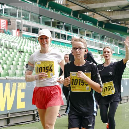 13.09.2026 - 21. swb-Marathon Bremen Michael Burmester http://msf.ph/oto/10474893 13.09.2026 10:38:30 Laufen im Stadion 10090, 10091, 10135, 10139, 10150, 10168, 10188, 10190, 10204, 10205, 10238, 10259, 10260, 10273, 10274, 10283, 10305, 10315, 10323, 10360, 10363, 10364, 10370, 10375, 10376, 10378, 10404, 10432, 10444, 10457, 10465, 10469, 10488, 10505, 10510, 10511, 10516, 10526, 10595, 10598, 10609, 10630, 10645, 10654, 10661, 10662, 10663, 10664, 10674, 10681, 10682, 10686, 10695, 10697, 10802, 10823 meine-sportfotos.de
