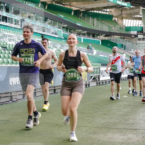 13.09.2026 - 21. swb-Marathon Bremen Michael Burmester http://msf.ph/oto/10474910 13.09.2026 13:16:13 Laufen im Stadion 134, 143, 153, 231, 263, 266, 267, 271, 300, 414, 598, 612, 653, 990, 1047, 1185, 1312, 1465, 1539, 1825, 1874, 1987, 2013, 2218, 2235, 2259, 2351, 2359, 2363, 2381, 2385, 2386, 2466, 2468, 2484, 2562, 2579, 2664, 2667, 2678, 2690, 2691, 2698, 2737, 2760, 2778, 2783, 2797, 2799, 2821, 2846, 2859, 2861, 2874, 2958, 2974, 2996, 3001, 3075, 3133, 3157, 3165, 3185, 3213, 3237, 3265, 3331, 3355, 3366, 3382, 3387, 3486, 3501, 3512, 3670, 3680, 3829, 4034, 4306, 703 meine-sportfotos.de