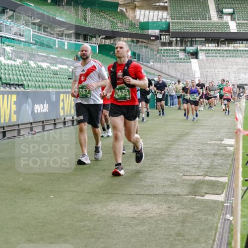 13.09.2026 - 21. swb-Marathon Bremen Michael Burmester http://msf.ph/oto/10474921 13.09.2026 13:16:14 Laufen im Stadion 134, 143, 153, 231, 263, 266, 267, 271, 300, 414, 449, 598, 612, 653, 990, 1047, 1185, 1312, 1465, 1539, 1825, 1874, 1987, 2013, 2218, 2235, 2259, 2351, 2359, 2363, 2381, 2385, 2386, 2466, 2468, 2484, 2562, 2579, 2664, 2667, 2678, 2690, 2691, 2698, 2737, 2760, 2778, 2783, 2797, 2799, 2821, 2846, 2859, 2861, 2874, 2958, 2974, 2996, 3001, 3075, 3133, 3157, 3165, 3185, 3213, 3237, 3265, 3331, 3355, 3366, 3382, 3387, 3486, 3501, 3506, 3512, 3670, 3680, 3829, 4306, 703 meine-sportfotos.de
