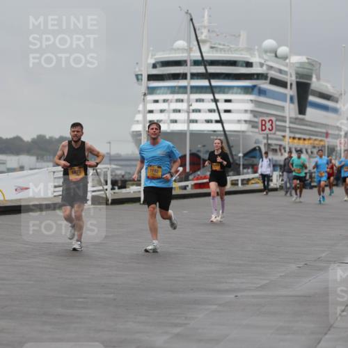 13.09.2026 - Kiel Lauf Andreas Tolksdorf http://msf.ph/oto/10474951 13.09.2026 11:47:03 Kiellinie 34, 6870, 1182, 3 meine-sportfotos.de