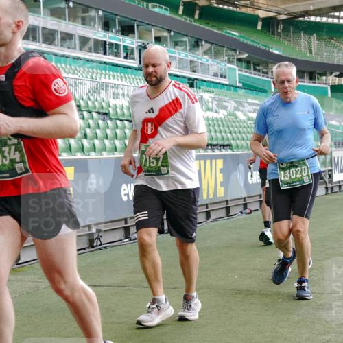 13.09.2026 - 21. swb-Marathon Bremen Michael Burmester http://msf.ph/oto/10474990 13.09.2026 13:16:16 Laufen im Stadion 134, 143, 153, 231, 263, 266, 267, 271, 300, 414, 449, 598, 612, 653, 990, 1047, 1185, 1312, 1465, 1539, 1825, 1874, 1987, 2013, 2218, 2235, 2259, 2351, 2359, 2363, 2381, 2385, 2386, 2466, 2468, 2484, 2562, 2579, 2664, 2667, 2678, 2690, 2691, 2698, 2737, 2760, 2778, 2783, 2797, 2799, 2821, 2846, 2859, 2861, 2874, 2958, 2974, 2996, 3001, 3075, 3133, 3157, 3165, 3185, 3213, 3237, 3265, 3331, 3355, 3366, 3382, 3387, 3486, 3501, 3506, 3512, 3670, 3829, 4306 meine-sportfotos.de