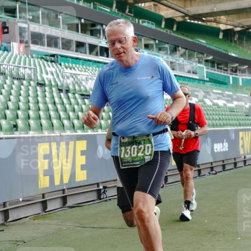 13.09.2026 - 21. swb-Marathon Bremen Michael Burmester http://msf.ph/oto/10475019 13.09.2026 13:16:18 Laufen im Stadion 134, 143, 153, 231, 263, 266, 267, 271, 300, 449, 598, 612, 653, 990, 1047, 1057, 1185, 1312, 1465, 1539, 1813, 1825, 1874, 1987, 2013, 2218, 2235, 2259, 2351, 2359, 2363, 2381, 2385, 2386, 2466, 2468, 2484, 2550, 2562, 2579, 2664, 2667, 2678, 2690, 2691, 2698, 2760, 2778, 2783, 2797, 2799, 2821, 2846, 2859, 2874, 2958, 2974, 2996, 3001, 3075, 3133, 3157, 3165, 3185, 3213, 3237, 3265, 3331, 3355, 3366, 3382, 3387, 3479, 3486, 3501, 3506, 3512, 3670, 3829, 4306 meine-sportfotos.de