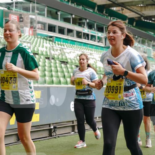 13.09.2026 - 21. swb-Marathon Bremen Michael Burmester http://msf.ph/oto/10475024 13.09.2026 10:38:33 Laufen im Stadion 10090, 10091, 10135, 10139, 10150, 10168, 10188, 10190, 10204, 10205, 10238, 10259, 10260, 10273, 10274, 10283, 10305, 10315, 10323, 10360, 10363, 10364, 10370, 10375, 10376, 10378, 10404, 10432, 10444, 10457, 10465, 10469, 10488, 10505, 10510, 10511, 10516, 10526, 10595, 10598, 10609, 10630, 10645, 10654, 10661, 10662, 10663, 10664, 10674, 10681, 10682, 10686, 10695, 10697, 10802, 10823 meine-sportfotos.de