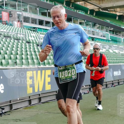 13.09.2026 - 21. swb-Marathon Bremen Michael Burmester http://msf.ph/oto/10475029 13.09.2026 13:16:18 Laufen im Stadion 134, 143, 153, 231, 263, 266, 267, 271, 300, 449, 598, 612, 653, 990, 1047, 1057, 1185, 1312, 1465, 1539, 1813, 1825, 1874, 1987, 2013, 2218, 2235, 2259, 2351, 2359, 2363, 2381, 2385, 2386, 2466, 2468, 2484, 2550, 2562, 2579, 2664, 2667, 2678, 2690, 2691, 2698, 2760, 2778, 2783, 2797, 2799, 2821, 2846, 2859, 2874, 2958, 2974, 2996, 3001, 3075, 3133, 3157, 3165, 3185, 3213, 3237, 3265, 3331, 3355, 3366, 3382, 3387, 3479, 3486, 3501, 3506, 3512, 3670, 3829, 4306 meine-sportfotos.de