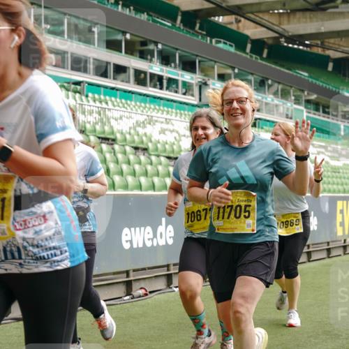 13.09.2026 - 21. swb-Marathon Bremen Michael Burmester http://msf.ph/oto/10475044 13.09.2026 10:38:34 Laufen im Stadion 10090, 10091, 10135, 10139, 10150, 10168, 10188, 10190, 10204, 10205, 10229, 10238, 10259, 10260, 10273, 10274, 10283, 10305, 10315, 10323, 10360, 10363, 10364, 10370, 10375, 10376, 10378, 10404, 10432, 10444, 10457, 10465, 10469, 10488, 10505, 10510, 10511, 10516, 10526, 10595, 10598, 10609, 10619, 10630, 10645, 10654, 10661, 10662, 10663, 10664, 10674, 10681, 10682, 10686, 10695, 10697, 10802, 10823 meine-sportfotos.de