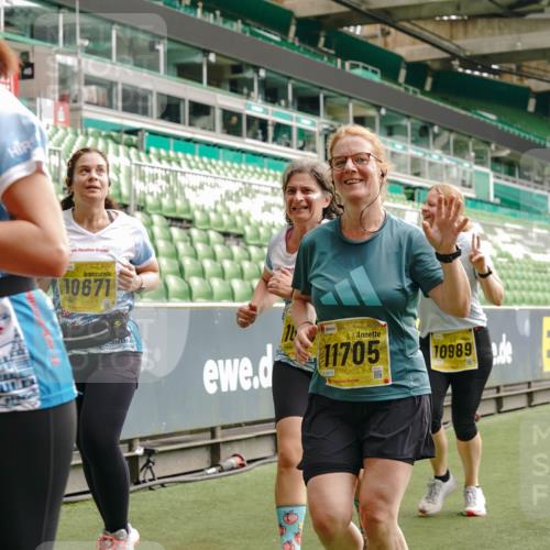 13.09.2026 - 21. swb-Marathon Bremen Michael Burmester http://msf.ph/oto/10475055 13.09.2026 10:38:34 Laufen im Stadion 10090, 10091, 10135, 10139, 10150, 10168, 10188, 10190, 10204, 10205, 10229, 10238, 10259, 10260, 10273, 10274, 10283, 10305, 10315, 10323, 10360, 10363, 10364, 10370, 10375, 10376, 10378, 10404, 10432, 10444, 10457, 10465, 10469, 10488, 10505, 10510, 10511, 10516, 10526, 10595, 10598, 10609, 10619, 10630, 10645, 10654, 10661, 10662, 10663, 10664, 10674, 10681, 10682, 10686, 10695, 10697, 10802, 10823 meine-sportfotos.de