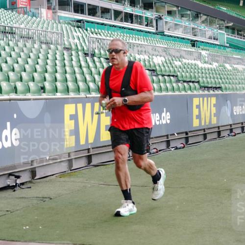 13.09.2026 - 21. swb-Marathon Bremen Michael Burmester http://msf.ph/oto/10475070 13.09.2026 13:16:19 Laufen im Stadion 134, 143, 153, 231, 263, 266, 267, 271, 300, 449, 598, 612, 653, 990, 1047, 1057, 1185, 1312, 1465, 1539, 1813, 1825, 1874, 1987, 2013, 2218, 2235, 2259, 2351, 2359, 2363, 2381, 2385, 2386, 2466, 2468, 2484, 2550, 2562, 2579, 2664, 2667, 2678, 2690, 2691, 2698, 2760, 2778, 2783, 2797, 2799, 2821, 2846, 2859, 2874, 2958, 2974, 2996, 3001, 3075, 3133, 3157, 3165, 3185, 3213, 3237, 3265, 3331, 3355, 3366, 3382, 3387, 3479, 3486, 3501, 3506, 3512, 3670, 3829, 4306 meine-sportfotos.de