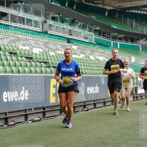 13.09.2026 - 21. swb-Marathon Bremen Michael Burmester http://msf.ph/oto/10475104 13.09.2026 10:38:37 Laufen im Stadion 10090, 10091, 10135, 10139, 10150, 10168, 10188, 10190, 10204, 10205, 10217, 10229, 10238, 10259, 10260, 10273, 10274, 10283, 10305, 10315, 10323, 10360, 10363, 10364, 10370, 10375, 10376, 10378, 10404, 10432, 10444, 10457, 10465, 10469, 10488, 10505, 10510, 10511, 10516, 10526, 10595, 10598, 10609, 10619, 10630, 10645, 10654, 10661, 10662, 10664, 10674, 10681, 10682, 10686, 10695, 10697, 10802, 10823 meine-sportfotos.de