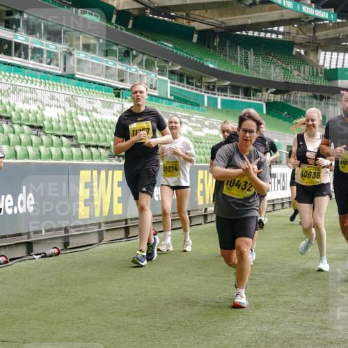 13.09.2026 - 21. swb-Marathon Bremen Michael Burmester http://msf.ph/oto/10475141 13.09.2026 10:38:38 Laufen im Stadion 10090, 10091, 10135, 10139, 10150, 10168, 10188, 10190, 10204, 10205, 10217, 10229, 10238, 10259, 10260, 10273, 10274, 10283, 10305, 10314, 10315, 10323, 10360, 10363, 10364, 10370, 10375, 10376, 10378, 10404, 10432, 10444, 10457, 10465, 10469, 10488, 10505, 10510, 10511, 10516, 10526, 10595, 10598, 10609, 10619, 10630, 10645, 10654, 10661, 10662, 10664, 10674, 10681, 10682, 10686, 10695, 10697, 10802, 10823 meine-sportfotos.de