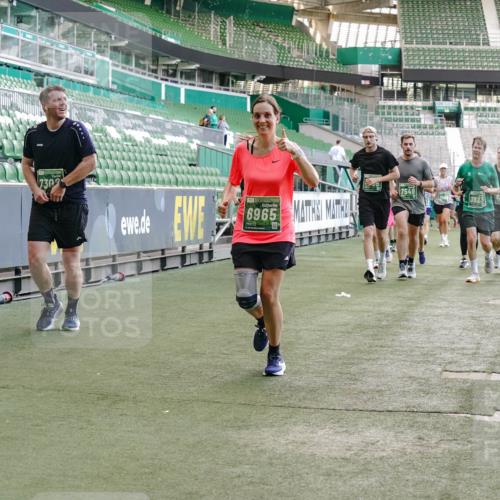 13.09.2026 - 21. swb-Marathon Bremen Michael Burmester http://msf.ph/oto/10475163 13.09.2026 13:16:24 Laufen im Stadion 134, 143, 153, 231, 263, 266, 267, 271, 449, 598, 612, 653, 990, 1047, 1057, 1185, 1312, 1465, 1539, 1813, 1825, 1874, 1987, 2013, 2218, 2235, 2259, 2351, 2359, 2363, 2381, 2385, 2386, 2466, 2468, 2484, 2550, 2562, 2579, 2586, 2664, 2667, 2678, 2698, 2760, 2778, 2783, 2797, 2799, 2821, 2846, 2859, 2874, 2958, 2974, 2996, 3001, 3075, 3133, 3157, 3165, 3185, 3213, 3237, 3265, 3331, 3366, 3382, 3387, 3479, 3486, 3501, 3506, 3512, 3670, 3829 meine-sportfotos.de