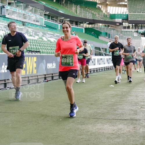 13.09.2026 - 21. swb-Marathon Bremen Michael Burmester http://msf.ph/oto/10475202 13.09.2026 13:16:24 Laufen im Stadion 134, 143, 153, 231, 263, 266, 267, 271, 449, 598, 612, 653, 990, 1047, 1057, 1185, 1312, 1465, 1539, 1813, 1825, 1874, 1987, 2013, 2218, 2235, 2259, 2351, 2359, 2363, 2381, 2385, 2386, 2466, 2468, 2484, 2550, 2562, 2579, 2586, 2664, 2667, 2678, 2698, 2760, 2778, 2783, 2797, 2799, 2821, 2846, 2859, 2874, 2958, 2974, 2996, 3001, 3075, 3133, 3157, 3165, 3185, 3213, 3237, 3265, 3331, 3366, 3382, 3387, 3479, 3486, 3501, 3506, 3512, 3670, 3829 meine-sportfotos.de