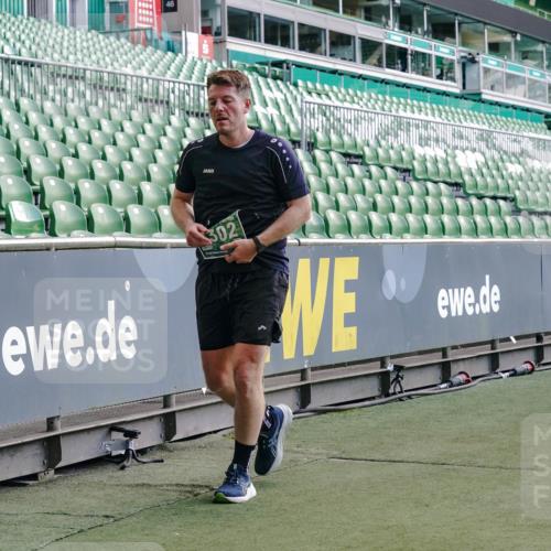 13.09.2026 - 21. swb-Marathon Bremen Michael Burmester http://msf.ph/oto/10475224 13.09.2026 13:16:26 Laufen im Stadion 134, 143, 153, 231, 263, 266, 267, 271, 449, 598, 612, 653, 990, 1047, 1057, 1185, 1312, 1465, 1539, 1813, 1825, 1874, 1987, 2013, 2067, 2218, 2235, 2259, 2351, 2359, 2363, 2381, 2385, 2386, 2466, 2468, 2484, 2550, 2562, 2579, 2586, 2664, 2667, 2678, 2698, 2760, 2778, 2783, 2797, 2799, 2821, 2846, 2859, 2874, 2958, 2974, 2996, 3001, 3075, 3133, 3157, 3165, 3185, 3213, 3237, 3265, 3331, 3366, 3382, 3387, 3479, 3486, 3501, 3506, 3512, 3670, 3829 meine-sportfotos.de