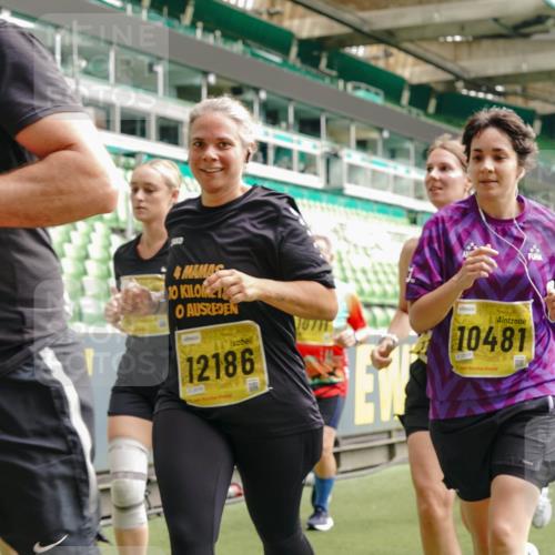 13.09.2026 - 21. swb-Marathon Bremen Michael Burmester http://msf.ph/oto/10475248 13.09.2026 10:38:41 Laufen im Stadion 10090, 10091, 10135, 10138, 10139, 10150, 10168, 10188, 10190, 10204, 10205, 10217, 10229, 10238, 10259, 10260, 10273, 10274, 10283, 10305, 10314, 10315, 10323, 10360, 10363, 10364, 10370, 10375, 10376, 10378, 10404, 10432, 10457, 10465, 10469, 10488, 10505, 10510, 10511, 10526, 10595, 10598, 10609, 10619, 10630, 10645, 10654, 10661, 10662, 10664, 10674, 10681, 10682, 10686, 10695, 10697, 10802, 10823 meine-sportfotos.de
