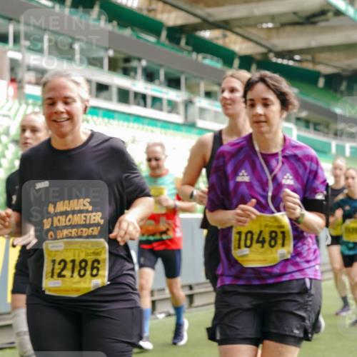 13.09.2026 - 21. swb-Marathon Bremen Michael Burmester http://msf.ph/oto/10475263 13.09.2026 10:38:42 Laufen im Stadion 10090, 10091, 10135, 10138, 10139, 10150, 10168, 10188, 10190, 10204, 10205, 10217, 10229, 10238, 10259, 10260, 10273, 10274, 10283, 10305, 10314, 10315, 10323, 10360, 10363, 10364, 10370, 10375, 10376, 10378, 10404, 10432, 10457, 10465, 10469, 10488, 10505, 10510, 10511, 10526, 10595, 10598, 10609, 10619, 10630, 10645, 10654, 10661, 10662, 10664, 10674, 10681, 10682, 10686, 10695, 10697, 10802, 10823 meine-sportfotos.de