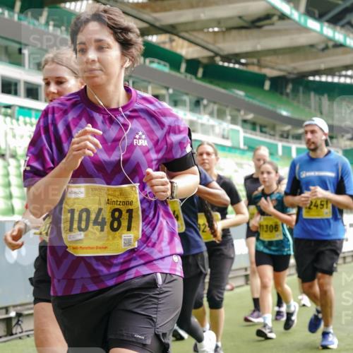 13.09.2026 - 21. swb-Marathon Bremen Michael Burmester http://msf.ph/oto/10475272 13.09.2026 10:38:42 Laufen im Stadion 10090, 10091, 10135, 10138, 10139, 10150, 10168, 10188, 10190, 10204, 10205, 10217, 10229, 10238, 10259, 10260, 10273, 10274, 10283, 10305, 10314, 10315, 10323, 10360, 10363, 10364, 10370, 10375, 10376, 10378, 10404, 10432, 10457, 10465, 10469, 10488, 10505, 10510, 10511, 10526, 10595, 10598, 10609, 10619, 10630, 10645, 10654, 10661, 10662, 10664, 10674, 10681, 10682, 10686, 10695, 10697, 10802, 10823 meine-sportfotos.de