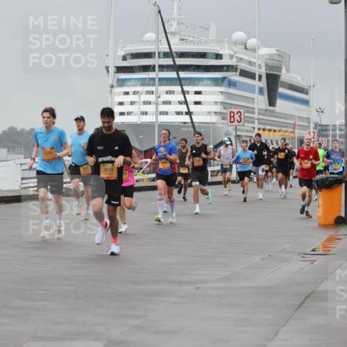 13.09.2026 - Kiel Lauf Andreas Tolksdorf http://msf.ph/oto/10475273 13.09.2026 11:47:35 Kiellinie 590, 6296, 3673, 5681, 3, 2 meine-sportfotos.de