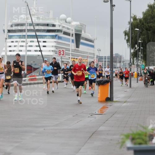 13.09.2026 - Kiel Lauf Andreas Tolksdorf http://msf.ph/oto/10475315 13.09.2026 11:47:38 Kiellinie 9767, 5581, 7659, 3, 853, 100 meine-sportfotos.de
