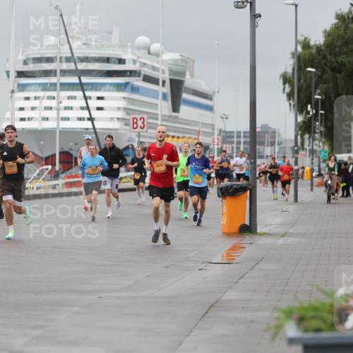 13.09.2026 - Kiel Lauf Andreas Tolksdorf http://msf.ph/oto/10475338 13.09.2026 11:47:39 Kiellinie 9767, 7659, 5681, 3, 100 meine-sportfotos.de