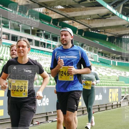13.09.2026 - 21. swb-Marathon Bremen Michael Burmester http://msf.ph/oto/10475339 13.09.2026 10:38:44 Laufen im Stadion 10090, 10091, 10135, 10138, 10139, 10150, 10168, 10188, 10190, 10204, 10205, 10217, 10229, 10238, 10259, 10260, 10273, 10274, 10279, 10283, 10305, 10314, 10315, 10323, 10360, 10363, 10364, 10370, 10375, 10376, 10378, 10404, 10432, 10457, 10465, 10469, 10488, 10493, 10505, 10510, 10511, 10526, 10576, 10595, 10598, 10609, 10619, 10630, 10645, 10654, 10661, 10662, 10664, 10674, 10681, 10682, 10686, 10695, 10697, 10802, 10823 meine-sportfotos.de