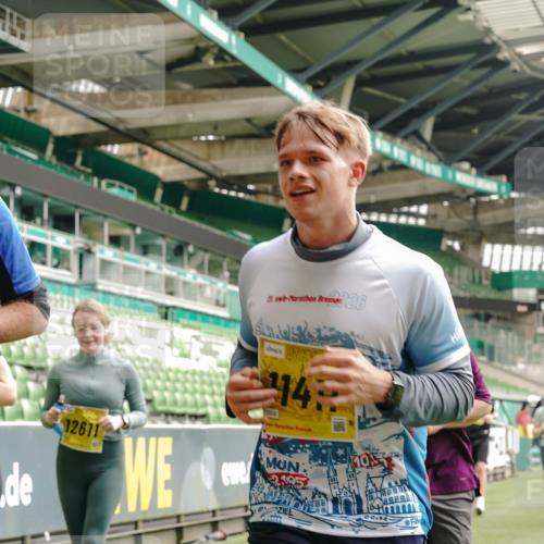 13.09.2026 - 21. swb-Marathon Bremen Michael Burmester http://msf.ph/oto/10475366 13.09.2026 10:38:44 Laufen im Stadion 10090, 10091, 10135, 10138, 10139, 10150, 10168, 10188, 10190, 10204, 10205, 10217, 10229, 10238, 10259, 10260, 10273, 10274, 10279, 10283, 10305, 10314, 10315, 10323, 10360, 10363, 10364, 10370, 10375, 10376, 10378, 10404, 10432, 10457, 10465, 10469, 10488, 10493, 10505, 10510, 10511, 10526, 10576, 10595, 10598, 10609, 10619, 10630, 10645, 10654, 10661, 10662, 10664, 10674, 10681, 10682, 10686, 10695, 10697, 10802, 10823 meine-sportfotos.de
