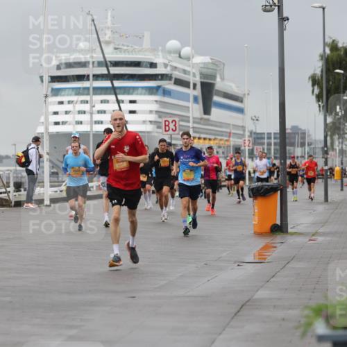 13.09.2026 - Kiel Lauf Andreas Tolksdorf http://msf.ph/oto/10475367 13.09.2026 11:47:41 Kiellinie 7659, 3 meine-sportfotos.de