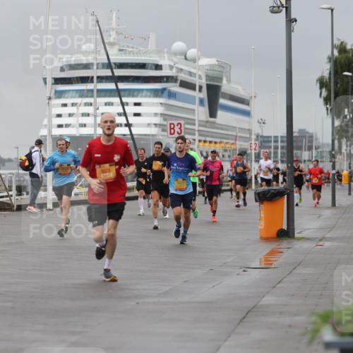 13.09.2026 - Kiel Lauf Andreas Tolksdorf http://msf.ph/oto/10475381 13.09.2026 11:47:41 Kiellinie 7659, 2523, 853, 3 meine-sportfotos.de
