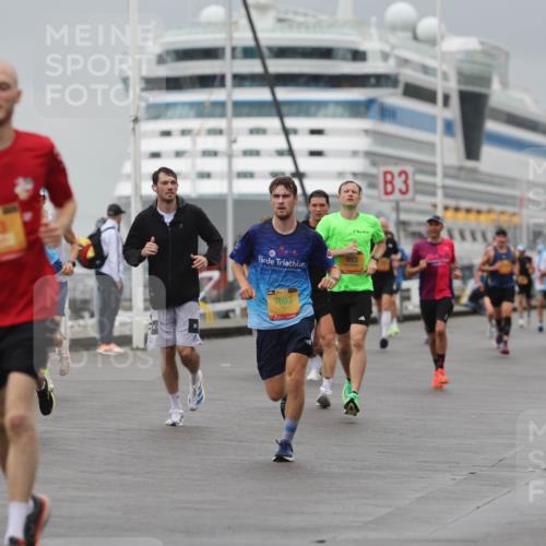 13.09.2026 - Kiel Lauf Andreas Tolksdorf http://msf.ph/oto/10475390 13.09.2026 11:47:43 Kiellinie 993, 7003, 3 meine-sportfotos.de