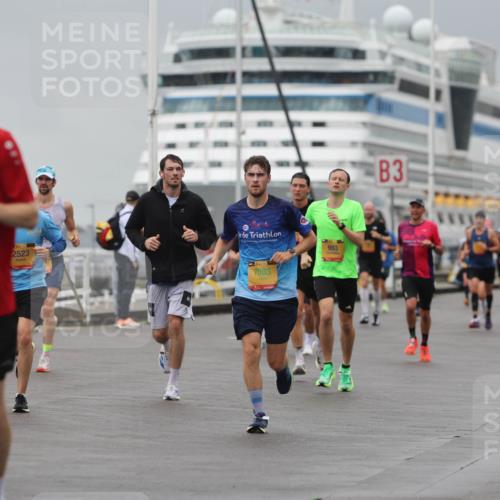 13.09.2026 - Kiel Lauf Andreas Tolksdorf http://msf.ph/oto/10475407 13.09.2026 11:47:44 Kiellinie 39, 2523, 7003, 414, 993, 3 meine-sportfotos.de