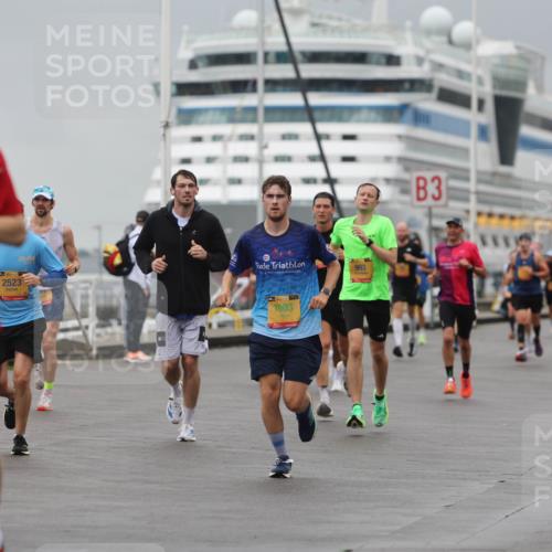 13.09.2026 - Kiel Lauf Andreas Tolksdorf http://msf.ph/oto/10475412 13.09.2026 11:47:44 Kiellinie 163, 39, 2523, 993, 39, 7003, 3 meine-sportfotos.de