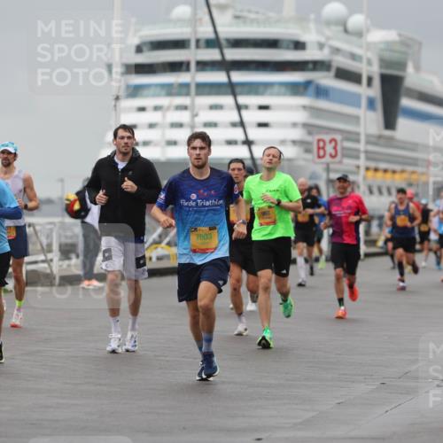 13.09.2026 - Kiel Lauf Andreas Tolksdorf http://msf.ph/oto/10475416 13.09.2026 11:47:44 Kiellinie 2523, 993, 7003, 3 meine-sportfotos.de