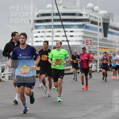 13.09.2026 - Kiel Lauf Andreas Tolksdorf http://msf.ph/oto/10475446 13.09.2026 11:47:45 Kiellinie 10341, 8501, 7803, 993, 3 meine-sportfotos.de