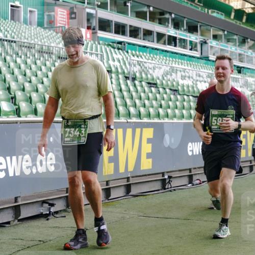 13.09.2026 - 21. swb-Marathon Bremen Michael Burmester http://msf.ph/oto/10475449 13.09.2026 13:16:33 Laufen im Stadion 134, 143, 153, 231, 263, 267, 271, 449, 588, 598, 612, 653, 990, 1057, 1185, 1312, 1465, 1539, 1813, 1825, 1874, 1987, 2013, 2067, 2218, 2235, 2259, 2351, 2359, 2363, 2381, 2385, 2386, 2468, 2532, 2550, 2562, 2579, 2586, 2655, 2664, 2667, 2678, 2698, 2760, 2778, 2783, 2797, 2799, 2821, 2846, 2859, 2874, 2958, 2974, 2996, 3001, 3075, 3104, 3133, 3157, 3165, 3185, 3195, 3213, 3237, 3265, 3314, 3331, 3366, 3382, 3387, 3479, 3486, 3501, 3506, 3512, 3829 meine-sportfotos.de