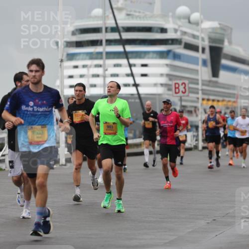 13.09.2026 - Kiel Lauf Andreas Tolksdorf http://msf.ph/oto/10475453 13.09.2026 11:47:45 Kiellinie 7003, 10341, 993, 3 meine-sportfotos.de