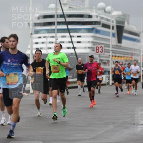 13.09.2026 - Kiel Lauf Andreas Tolksdorf http://msf.ph/oto/10475458 13.09.2026 11:47:45 Kiellinie 10341, 993, 3 meine-sportfotos.de