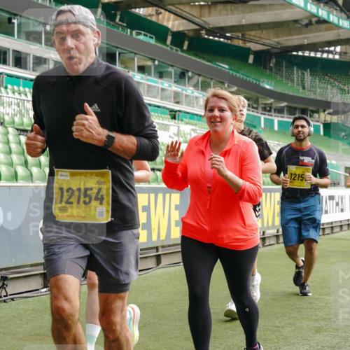 13.09.2026 - 21. swb-Marathon Bremen Michael Burmester http://msf.ph/oto/10475479 13.09.2026 10:38:50 Laufen im Stadion 10090, 10091, 10135, 10138, 10139, 10168, 10188, 10190, 10204, 10205, 10217, 10229, 10238, 10259, 10260, 10273, 10274, 10279, 10280, 10283, 10305, 10314, 10323, 10360, 10363, 10364, 10370, 10375, 10376, 10378, 10404, 10432, 10457, 10465, 10469, 10488, 10493, 10501, 10505, 10510, 10511, 10526, 10556, 10576, 10595, 10598, 10609, 10616, 10619, 10630, 10645, 10654, 10661, 10662, 10664, 10674, 10681, 10682, 10686, 10695, 10697, 10712, 10743, 10802, 10823 meine-sportfotos.de