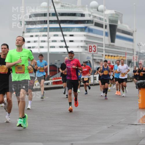 13.09.2026 - Kiel Lauf Andreas Tolksdorf http://msf.ph/oto/10475484 13.09.2026 11:47:46 Kiellinie 10341, 993, 11033, 3 meine-sportfotos.de