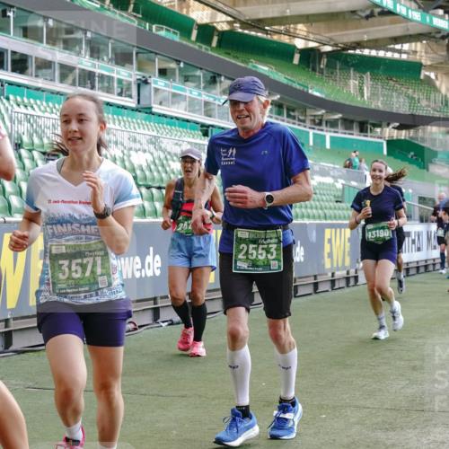 13.09.2026 - 21. swb-Marathon Bremen Michael Burmester http://msf.ph/oto/10475545 13.09.2026 13:16:35 Laufen im Stadion 134, 143, 153, 231, 263, 267, 271, 449, 588, 598, 612, 653, 990, 1057, 1185, 1312, 1465, 1539, 1813, 1825, 1874, 1987, 2013, 2067, 2096, 2218, 2235, 2259, 2351, 2359, 2363, 2381, 2385, 2386, 2468, 2532, 2550, 2562, 2579, 2586, 2655, 2664, 2667, 2678, 2698, 2760, 2778, 2783, 2797, 2799, 2821, 2846, 2859, 2874, 2958, 2974, 2996, 3001, 3075, 3104, 3133, 3157, 3165, 3185, 3195, 3213, 3237, 3265, 3314, 3331, 3366, 3382, 3387, 3479, 3486, 3501, 3506, 3512, 3829 meine-sportfotos.de