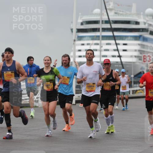 13.09.2026 - Kiel Lauf Andreas Tolksdorf http://msf.ph/oto/10475591 13.09.2026 11:47:55 Kiellinie 2809, 9750, 3771, 1429, 10911, 10914, 3, 4923, 511 meine-sportfotos.de