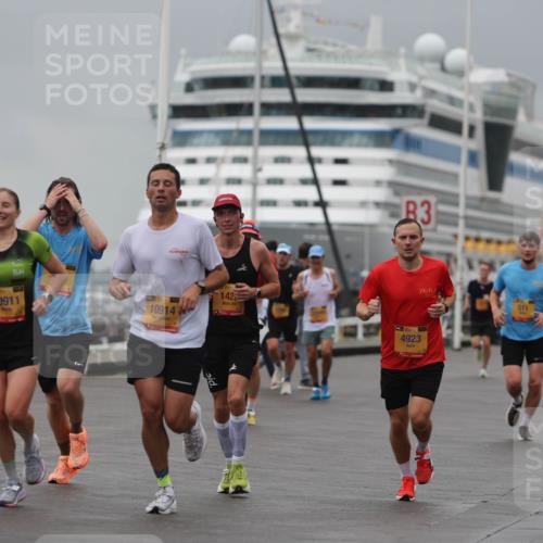 13.09.2026 - Kiel Lauf Andreas Tolksdorf http://msf.ph/oto/10475607 13.09.2026 11:47:56 Kiellinie 9750, 10911, 10914, 142, 3, 39, 4923, 511 meine-sportfotos.de