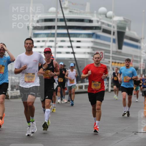 13.09.2026 - Kiel Lauf Andreas Tolksdorf http://msf.ph/oto/10475611 13.09.2026 11:47:56 Kiellinie 9750, 911, 39, 10914, 38, 4923 meine-sportfotos.de