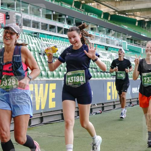 13.09.2026 - 21. swb-Marathon Bremen Michael Burmester http://msf.ph/oto/10475612 13.09.2026 13:16:38 Laufen im Stadion 134, 143, 153, 231, 263, 267, 271, 449, 588, 598, 612, 653, 990, 1057, 1185, 1312, 1465, 1539, 1813, 1825, 1874, 1987, 2013, 2067, 2096, 2218, 2235, 2259, 2351, 2359, 2363, 2381, 2385, 2386, 2389, 2468, 2532, 2550, 2562, 2579, 2586, 2655, 2664, 2667, 2678, 2698, 2760, 2778, 2783, 2797, 2799, 2821, 2846, 2859, 2874, 2958, 2974, 2996, 3001, 3075, 3104, 3133, 3157, 3165, 3185, 3195, 3213, 3237, 3265, 3314, 3331, 3366, 3382, 3387, 3479, 3486, 3501, 3506, 3512, 3829 meine-sportfotos.de