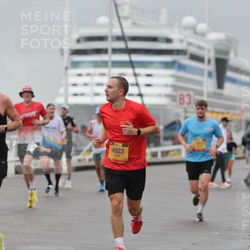 13.09.2026 - Kiel Lauf Andreas Tolksdorf http://msf.ph/oto/10475646 13.09.2026 11:47:58 Kiellinie 10914, 39, 1429, 38, 4923, 3 meine-sportfotos.de